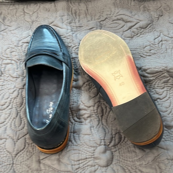 Mona Flying Women’s Loafers 8.5 Worn Once! - Picture 4 of 4